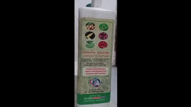Pupuk biotani plus gunakan izin deptan milik pupuk biota plus (Liputan6.com/ Eka Hakim)