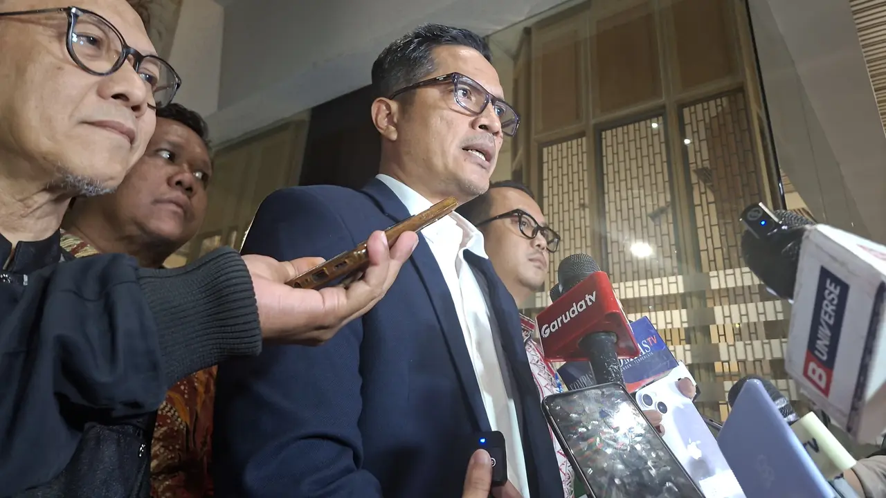 Kuasa hukum Febrie Adriansyah.