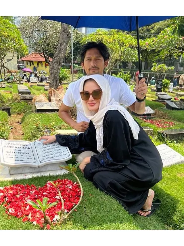 6 Potret Kegiatan Artis Jelang Ramadan, Sultan Djorghi Ikut Bersihkan Masjid
