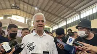 Calon presiden nomor urut tiga Ganjar Pranowo menerima dukungan dari Asosiasi Pedagang Mie dan Bakso (APMISO)&nbsp;di GOR Satria, Plombokan, Semarang, Jawa Tengah, Senin (1/1/2024). (Liputan6.com/Ady Anugrahadi)