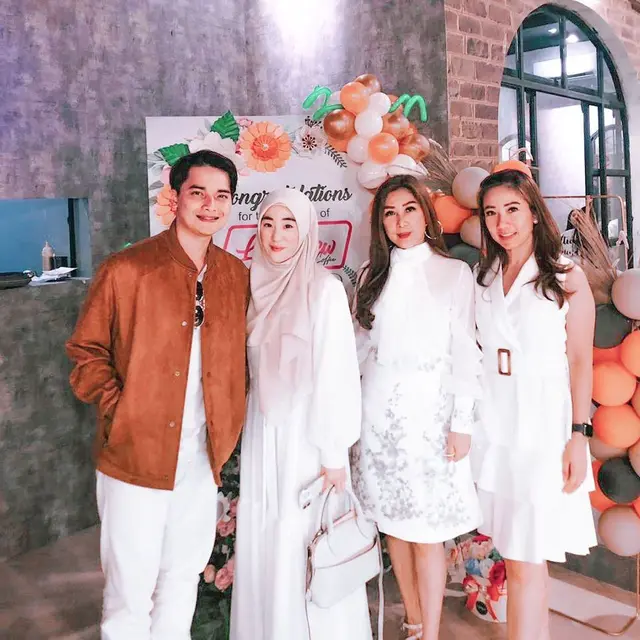 7 Kebersaman Julie Tan dengan Larissa dan Alvin Faiz, Selalu Berharap yang Terbaik