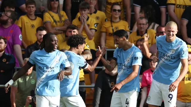 Foto: Penampilan 'Masterclass' Tijjani Reijnders Bareng Man City, Cetak Gol Debut dan Assist