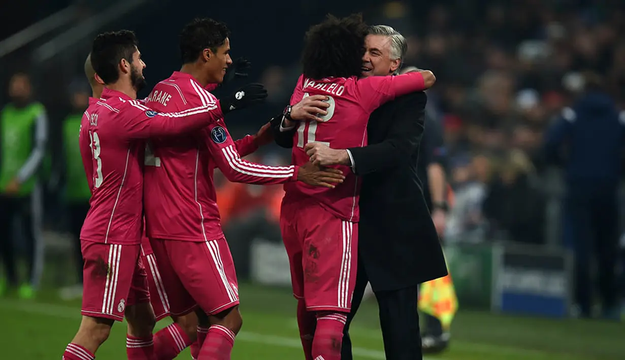 Carlo Ancelotti (Juni 2013-Mei 2015), 74,8%, dalam dua musim pelatih Italia itu berhasil memberikan satu gelar Liga Champions, Piala Dunia Antarklub FIFA, Piala Super Eropa dan Piala Super Spanyol. (AFP/Patrik Stollarz)