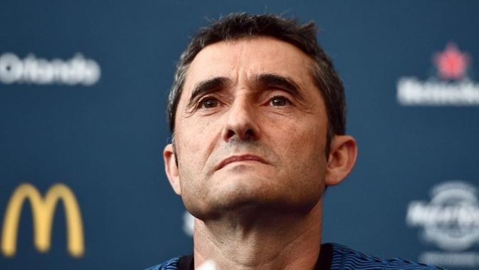 Pelatih Barcelona asal Spanyol, Ernesto Valverde. (AFP/Jewel Samad)