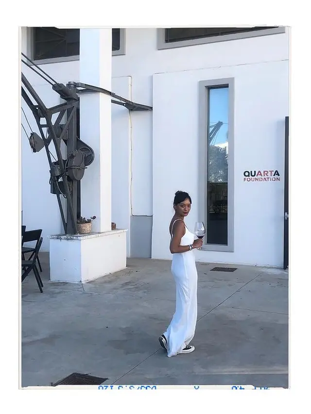 8 Inspirasi Busana Serba Putih dari Asmara Abigail, Buktikan Tetap Cantik dan Percaya Diri dengan Kulit Sawo Matang