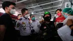 Co-Founder & Co-CEO Gojek Kevin Aluwi, Direktur Angkutan Jalan Kemenhub, Ahmad Yani, Kadis Perhubungan DKI Jakarta Syafrin Liputo, Board of Advisor Halodoc Aldi Haryopratomo, dan Kadis Kesehatan, Widyastuti meninjau vaksinasi mitra driver di Kemayoran, Jakarta (29/4/2021). (Liputan6.com/HO/Ading)