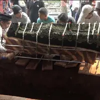 Seperti ini suasana pemakaman pelawak senior Cahyono.