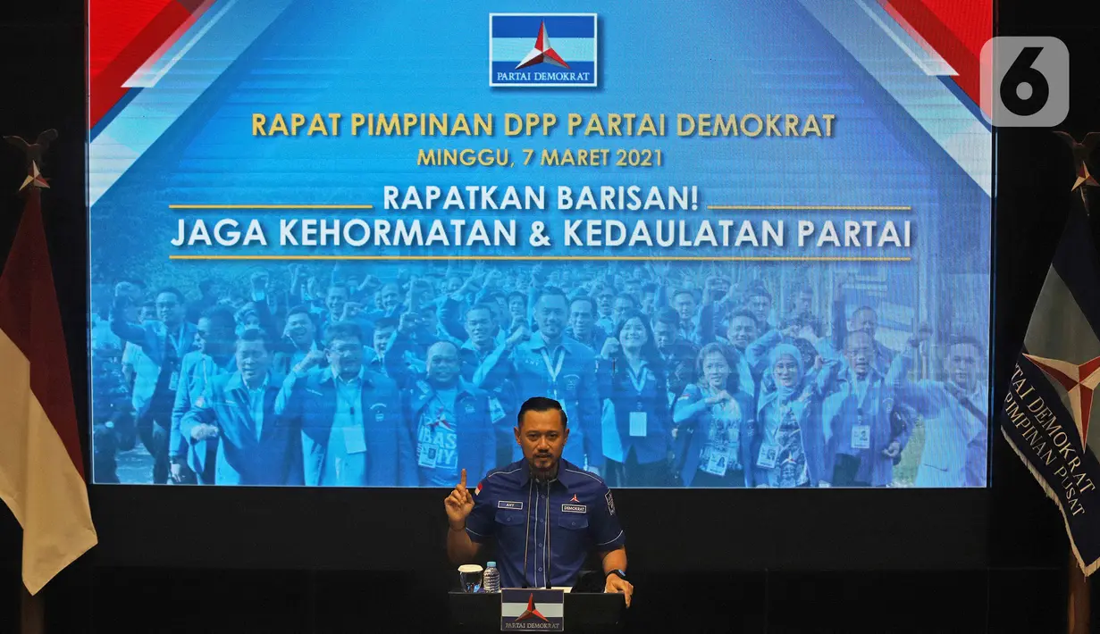 Ketum Partai Demokrat Agus Harimurti Yudhoyono atau AHY menggelar rapat pimpinan secara maraton di Deli Serdang di Gedung DPP Demokrat, Menteng, Jakarta Pusat, Minggu (7/3/2021). Rapat tersebut untuk menyikapi KLB Partai Demokrat Deli Serdang. (Liputan6.com/Herman Zakharia)