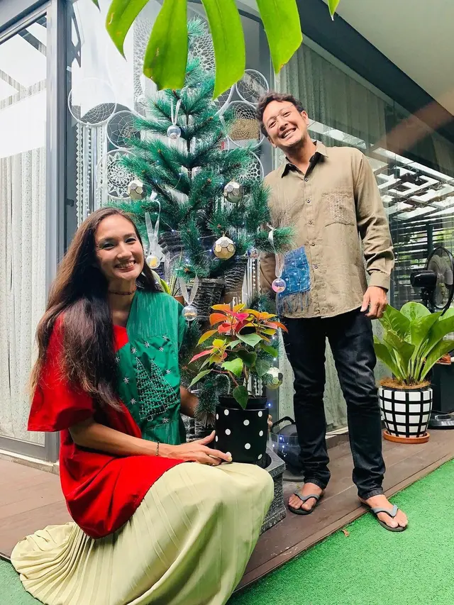 Nadine Chandrawinata dan Dimas Anggara