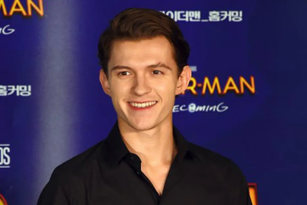 [Bintang] Tom Holland