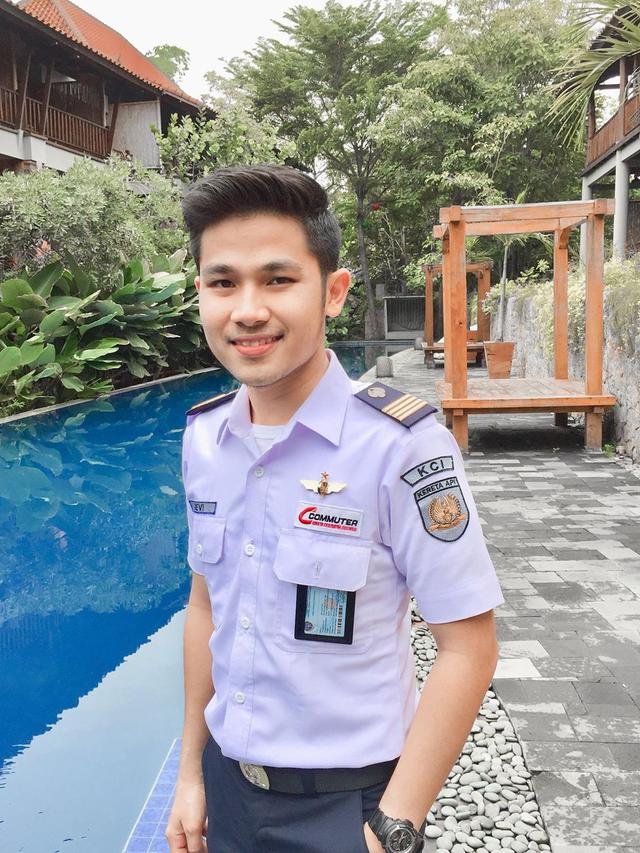 Berprofesi sebagai Masinis, Ini 6 Potret Jevi Santosa Pacar Arafah Rianti