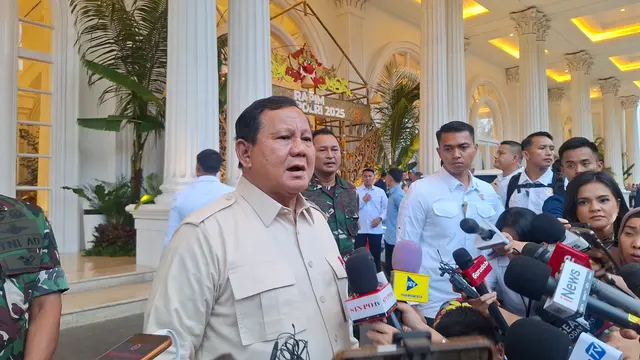 Presiden Prabowo Subianto saat menghadiri Rapim TNI-Polri di Tribrata Darmawangsa Jakarta Selatan, Kamis (30/1/2025).