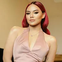 Keberanian putri ketiga Sarita Abdul Mukti itu dalam berpenampilan berhasil membuat warganet semakin terpesona. (FOTO: instagram.com/shafaharris)