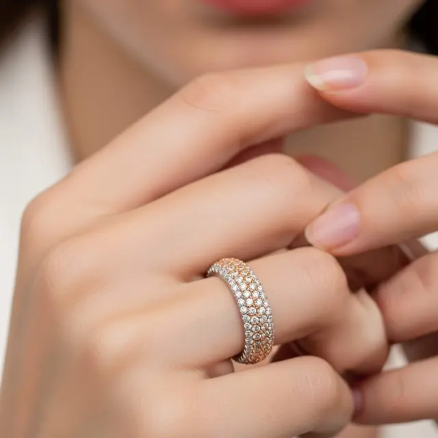 Cincin Emas 10 Gram Tabur Zirkon Gaya Glamor