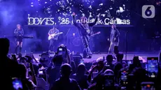 Penyanyi yang juga penulis lagu Hindia saat tampil pada hari kedua gelaran KapanLagi Buka Bareng BRI Festival 2025 di Plaza Parkir Timur Gelora Bung Karno, Senayan, Jakarta, Minggu (16/3/2025). (Liputan6.com/Angga Yuniar)