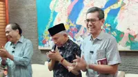 Ketua Majelis Syuro Partai Ummat, Amien Rais bertamu ke rumah eks Menteri Koordinator Bidang Kemaritiman, Rizal Ramli di Kemang, Jakarta Selatan, Minggu (13/8/2023).(Merdeka.com)