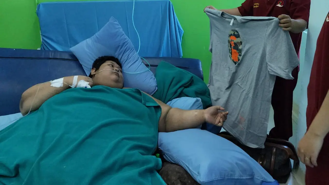 Fajri, Pria Obesitas Berbobot 280 kilogram Dirujuk ke RSCM dengan Menumpang Truk Damkar yang Dimodivikasi