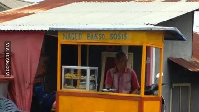 6 Tulisan Bahasa Inggris di Gerobak Jualan Ini Kocak, Bikin Tepuk Jidat