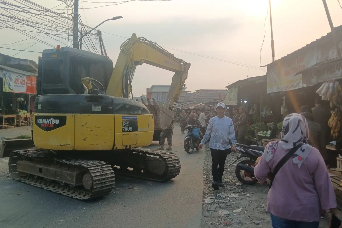400 Personil Gabungan Diterjunkan untuk Evakuasi 81 Pedagang di Tangerang