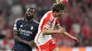 Duel sengit Bayern Munchen vs Real Madrid berakhir dengan skor imbang 2-2. (Kirill KUDRYAVTSEV / AFP)
