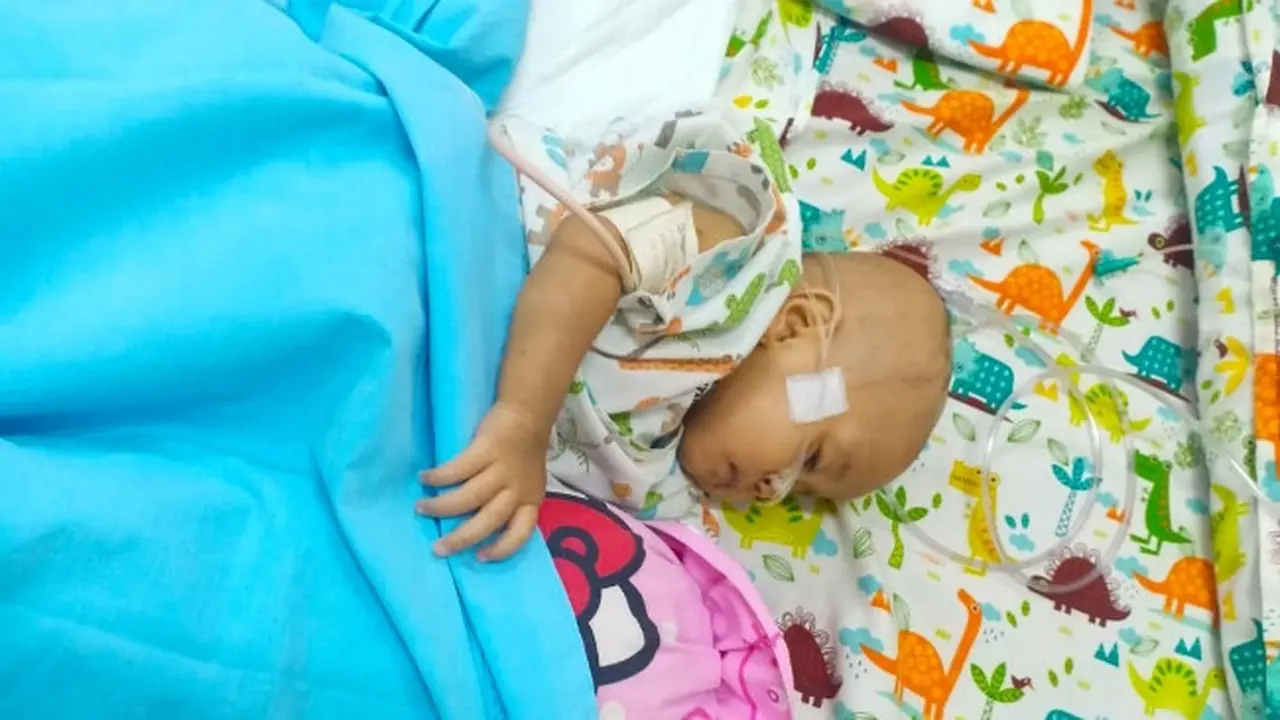 Bayi Kaina, penderita jantung bocor dirawat di Rumah Sakit Umum Daerah Arifin Ahmad Pekanbaru.
