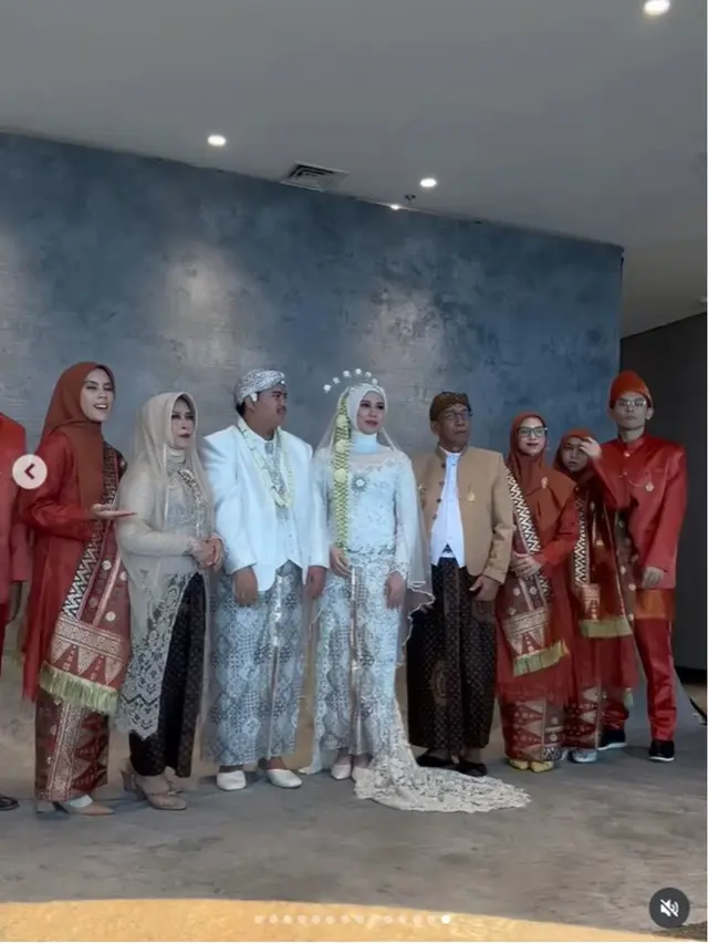 6 Potret Serasi Sienna Anak Marshanda dan Ibu Sambungnya di Nikahan Saudara