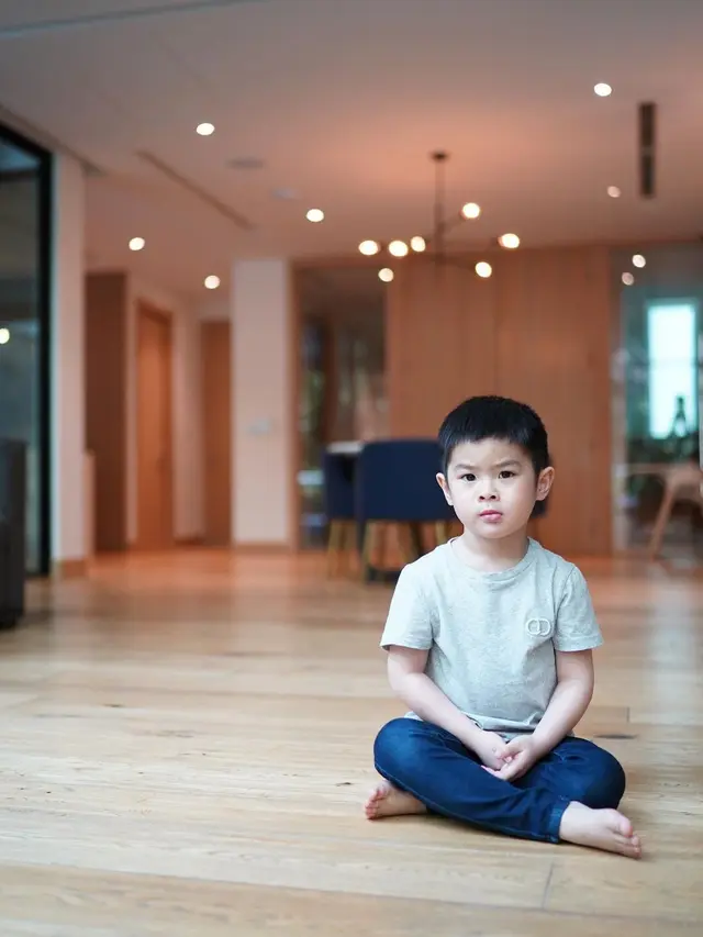 [Fimela] Sandra Dewi dan anak bungsunya