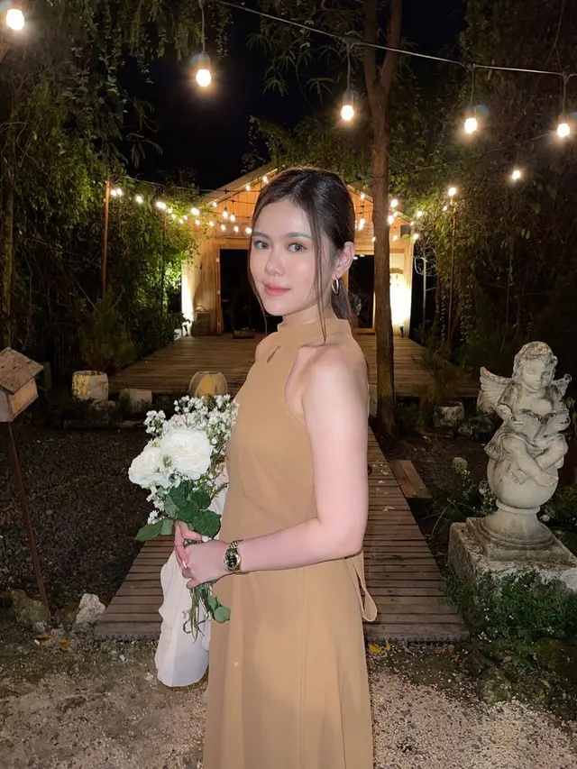 7 Potret Melisa Hartanto dengan Simpel Dress, Tampil Menawan