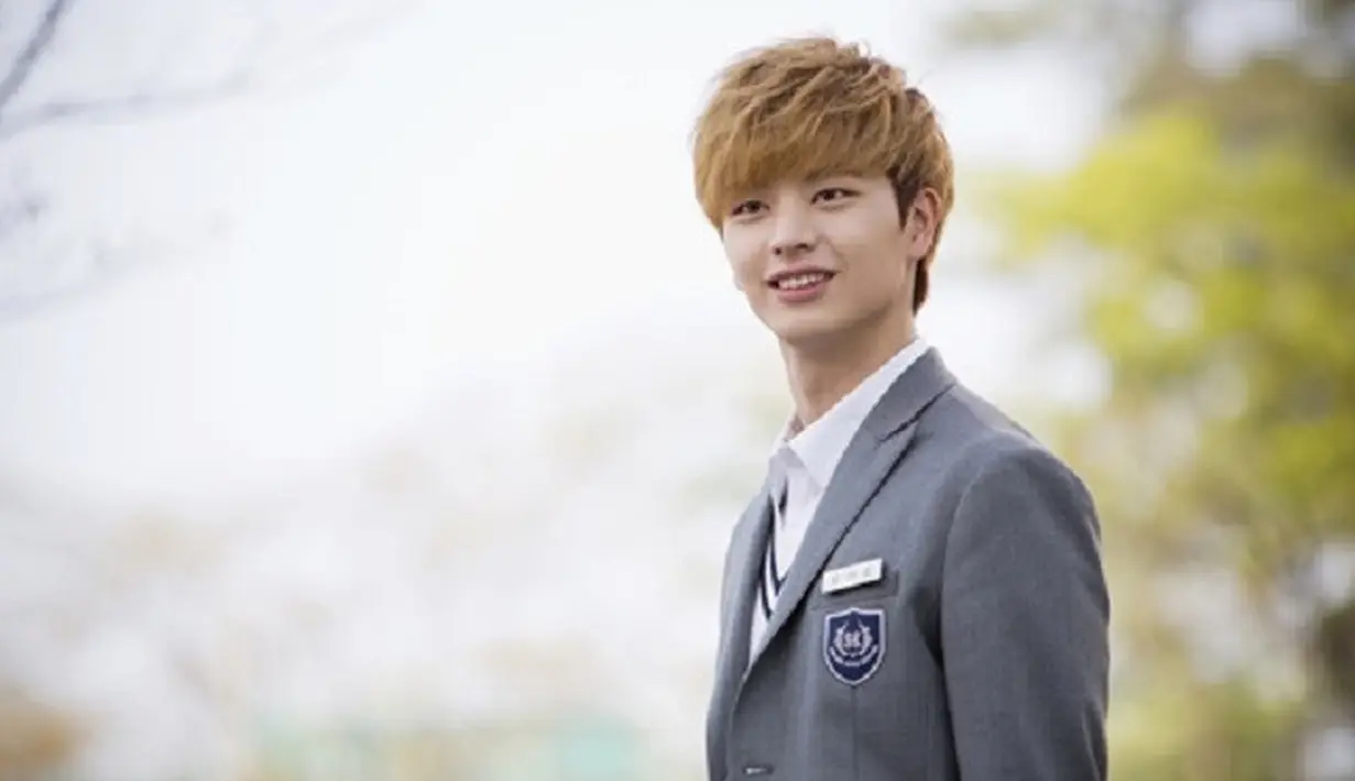 Sungjae BTOB merupakan lulusan dari SMA Hanlim, sekolah ini terkenal melahirkan idol Korea Selatan yang berbakat. (Foto: Soompi.com)
