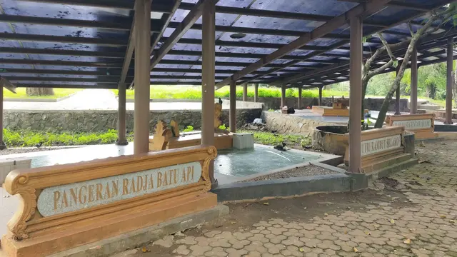 Menelusuri Jejak Kerajaan Sriwijaya di Bukit Siguntang Palembang
