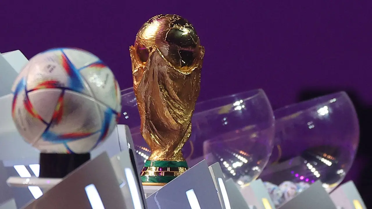 Trofi Piala Dunia (Photo: AFP)