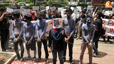 Aksi unjuk rasa yang digelar di Gedung KPK ini berlangsung damai (Liputan6.com/Helmi Fithriansyah)