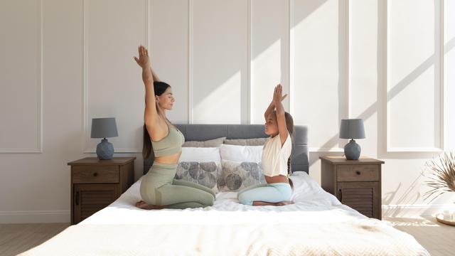Ilustrasi yoga, olahraga di kasur