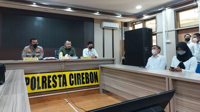 Viral Video Hotman Paris Minta Polri Usut Kasus Anggota Polri Diduga Pelaku Kekerasan Seksual Anak di Cirebon