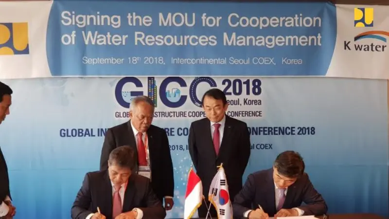 Penandatanganan Nota Kesepahaman antara Kementerian PUPR dengan Korea Water Resources Corporation (K-Water) mengenai  pengelolaan sumber daya air. (Dok Kementerian PUPR)