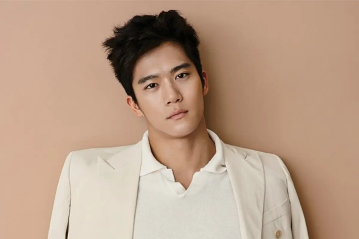 Ha Seok Jin