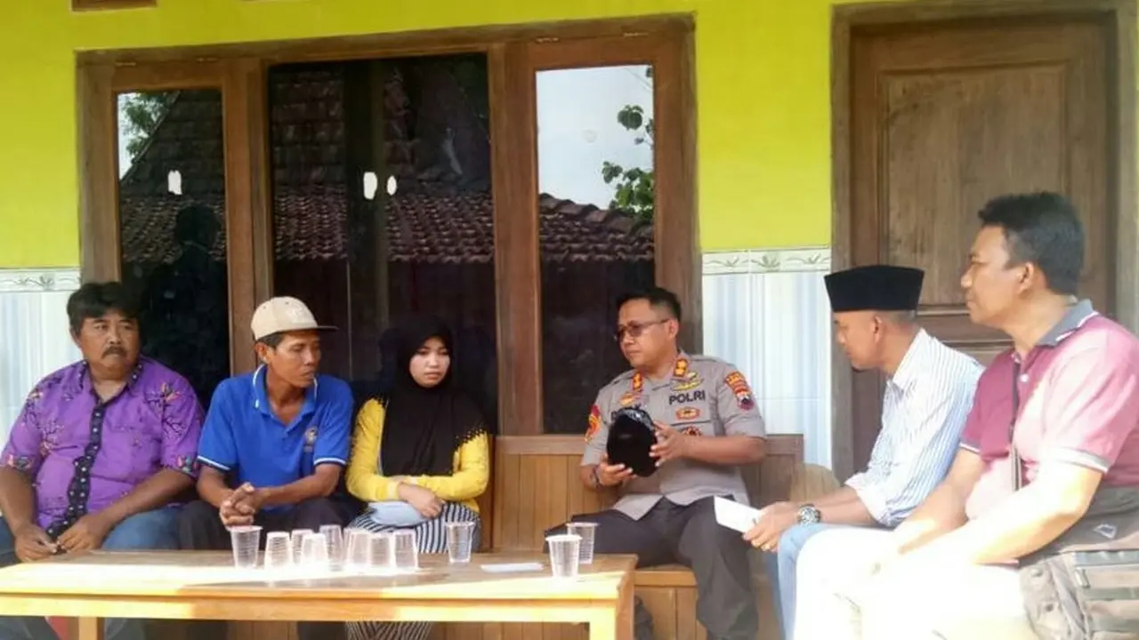 Salah satu korban pembakaran hidup-hidup di Rembang, Sukarno, meninggal dunia. (Foto: Liputan6.com/Ahmad Adirin)