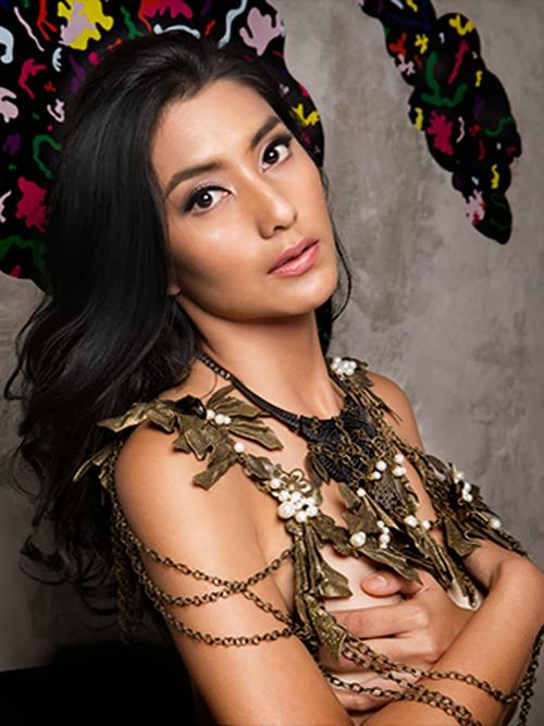 Seks shop xotinini singlisini sikibdi