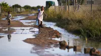 Negara di Afrika bagian selatan ini merupakan negara terbaru yang mengalami wabah kolera setelah kematian di negara tetangga Zimbabwe dan Malawi tahun ini. (AP Photo/Themba Hadebe)