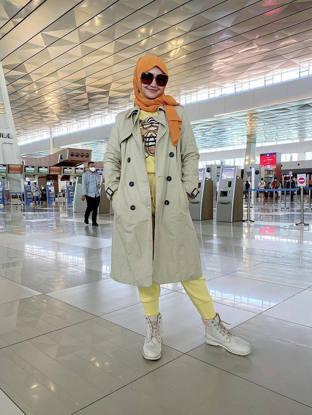 6 Pesona Jihan Audy Saat Pakai Hijab Ini Curi Perhatian Surabaya Liputan6 Com Para pencinta lagu dangdut mungkin sudah tak asing lagi dengan penyanyi asal mojokerto bernama jihan audy. 6 pesona jihan audy saat pakai hijab
