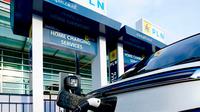 PT PLN (Persero)&nbsp; memberikan kemudahan bagi pengguna kendaraan listrik atau electric vehicle (EV) dengan layanan pengisian daya kendaraan listrik di rumah, atau home charging. (Dok PLN)