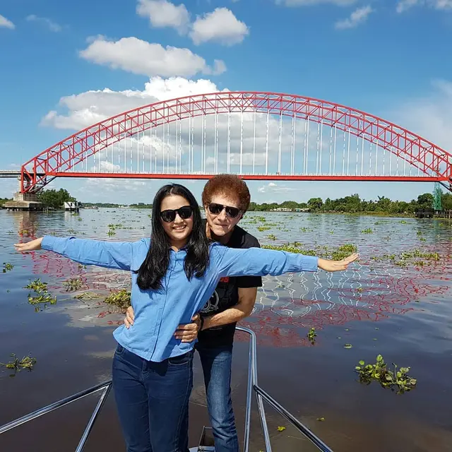 Ahmad Albar dan Dewi Sri Astuti