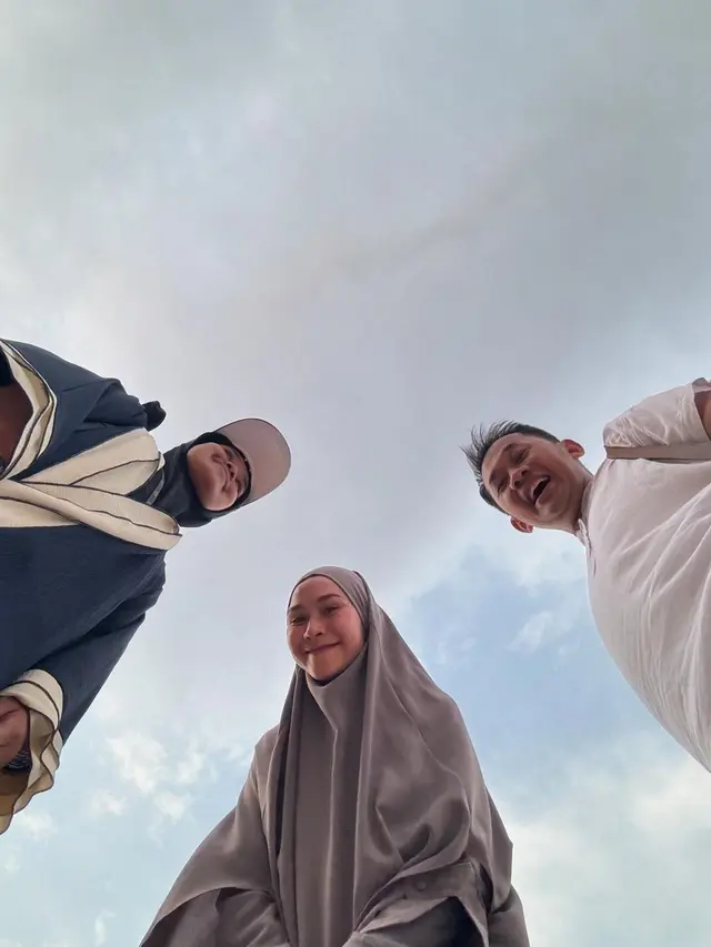 Zaskia Adya Mecca dan Hanung Bramantyo