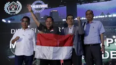Calon ketua umum PSSI foto bersama usai diskusi di Wisma Kemenpora, Jakarta, Rabu (30/10/2019). Diskusi tersebut mengangkat tema "Mencari Ketua PSSI Ideal". (Bola.com/M Iqbal Ichsan)