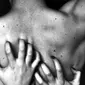 Memulai sesi bercinta tentunya akan terasa lebih menyenangkan jika diawali dengan foreplay, dan sentuh 7 zona sensitif pria mulai dari atas.