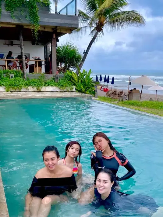 Jennifer Dunn dan putrinya (Sumber: Instagram/jeje_haris89)