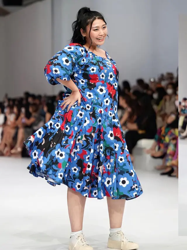 8 Potret Selebriti yang Ikut Melenggang di Jakarta Fashion Week, Tampil Memukau