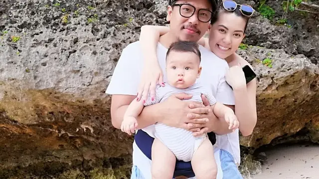 Potret Bahagia Sammy Simorangkir dan Keluarga