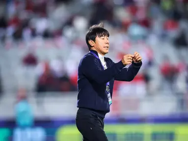 Keputusan ini menjadi akhir dari kenangan Shin Tae Yong bersama Timnas Indonesia. Sebelumnya, kontraknya semestinya berakhir pada penghujung 2023, namun sempat diperpanjang untuk Piala Asia 2023 dan Piala Asia U-23 2024. Sayangnya, perjalanan itu harus terhenti lebih cepat dari yang direncanakan. (Liputan6.com/IG/@shintaeyong7777)