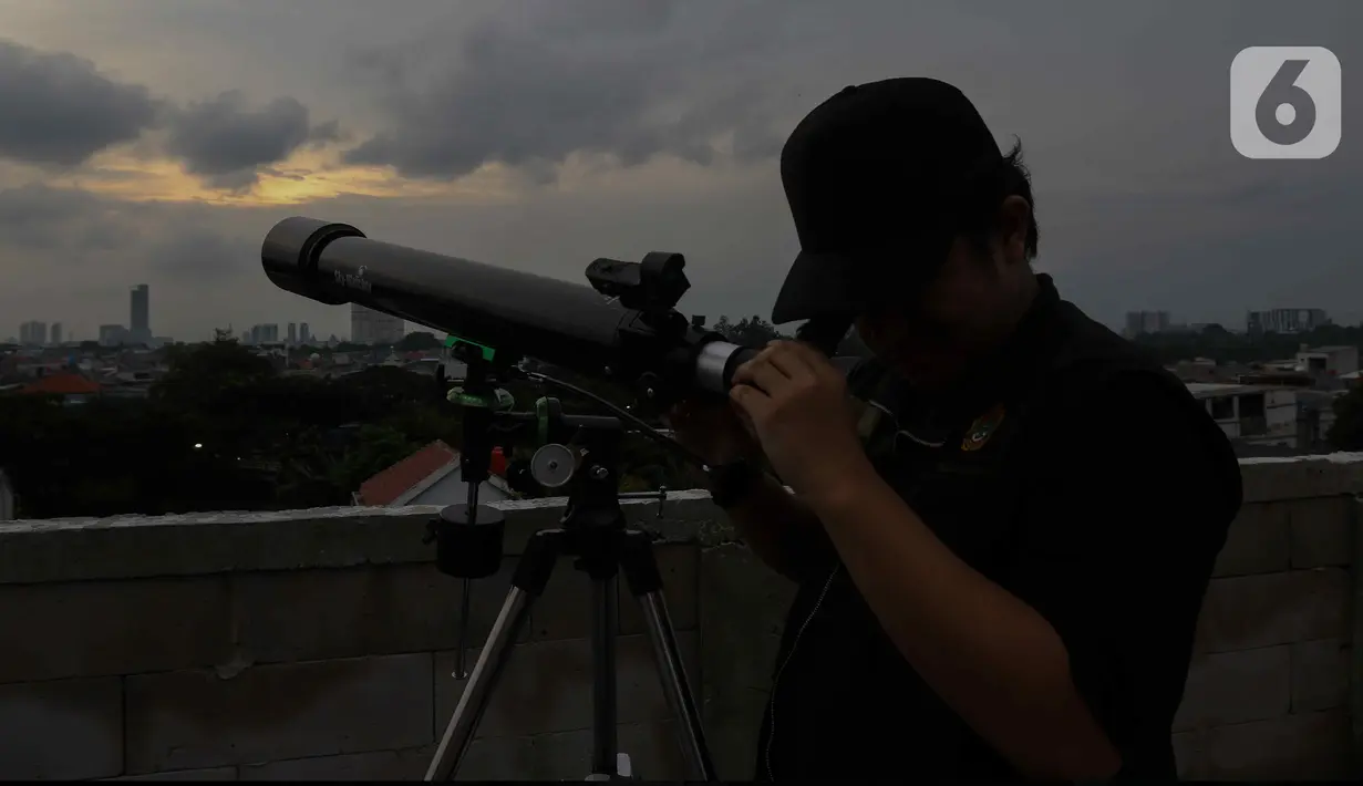Di Jakarta, ada empat lokasi yang menjadi tempat pemantauan hilal. (Liputan6.com/Herman Zakharia)